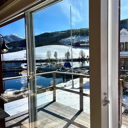 Hus Ved Valsoyfjorden *