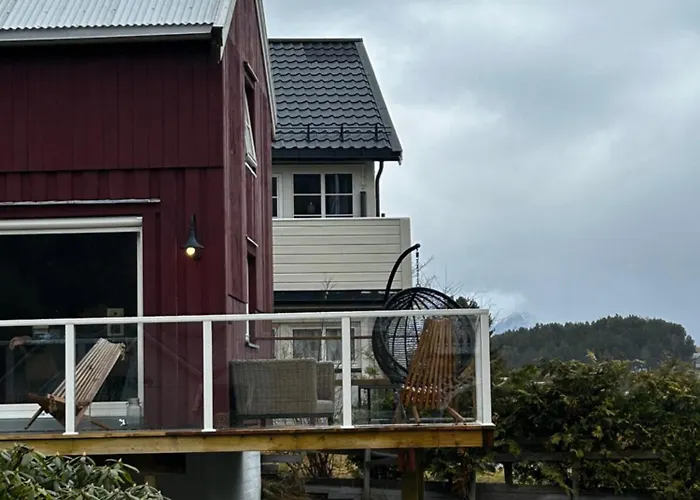 Hus Ved Valsoyfjorden