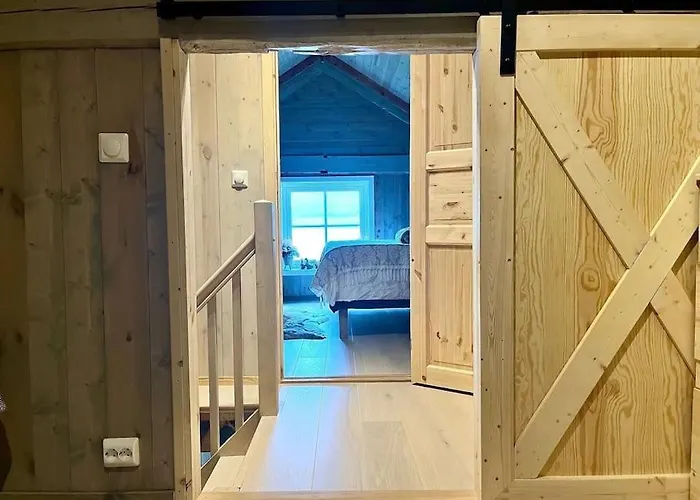 Hus Ved Valsoyfjorden 度假居 *