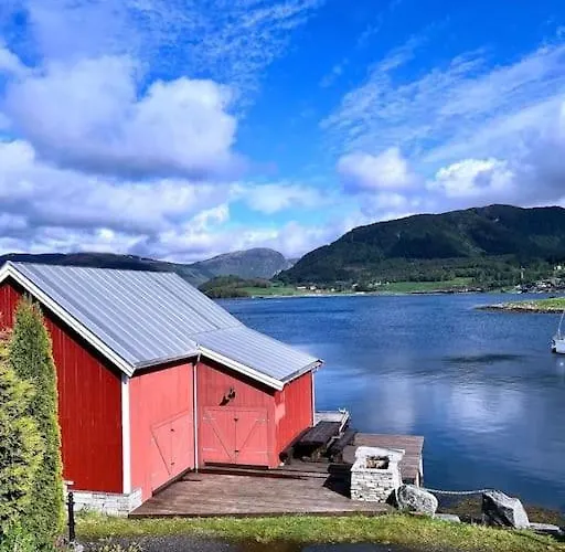 Hus Ved Valsøyfjorden * Otnes (Trondelag)