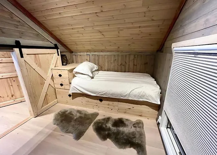 Hus Ved Valsøyfjorden *