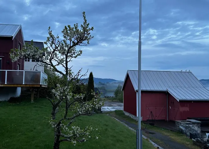 Feriehus Hus Ved Valsøyfjorden *
