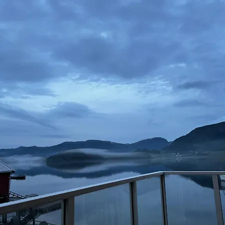 Hus Ved Valsoyfjorden * Otnes (Trondelag)